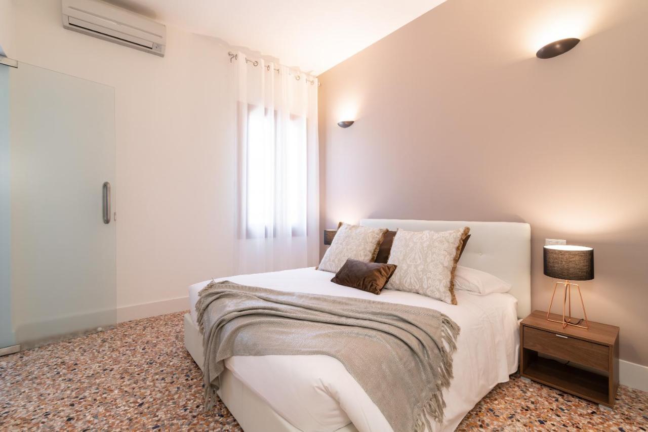 Casanova Deluxe Apartment By Wonderful Italy เวนิส ภายนอก รูปภาพ