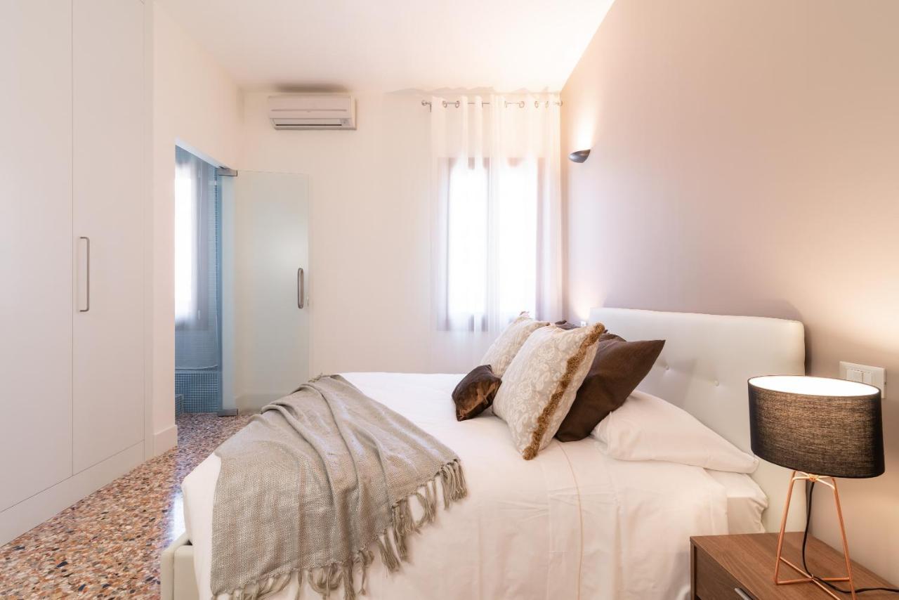 Casanova Deluxe Apartment By Wonderful Italy เวนิส ภายนอก รูปภาพ